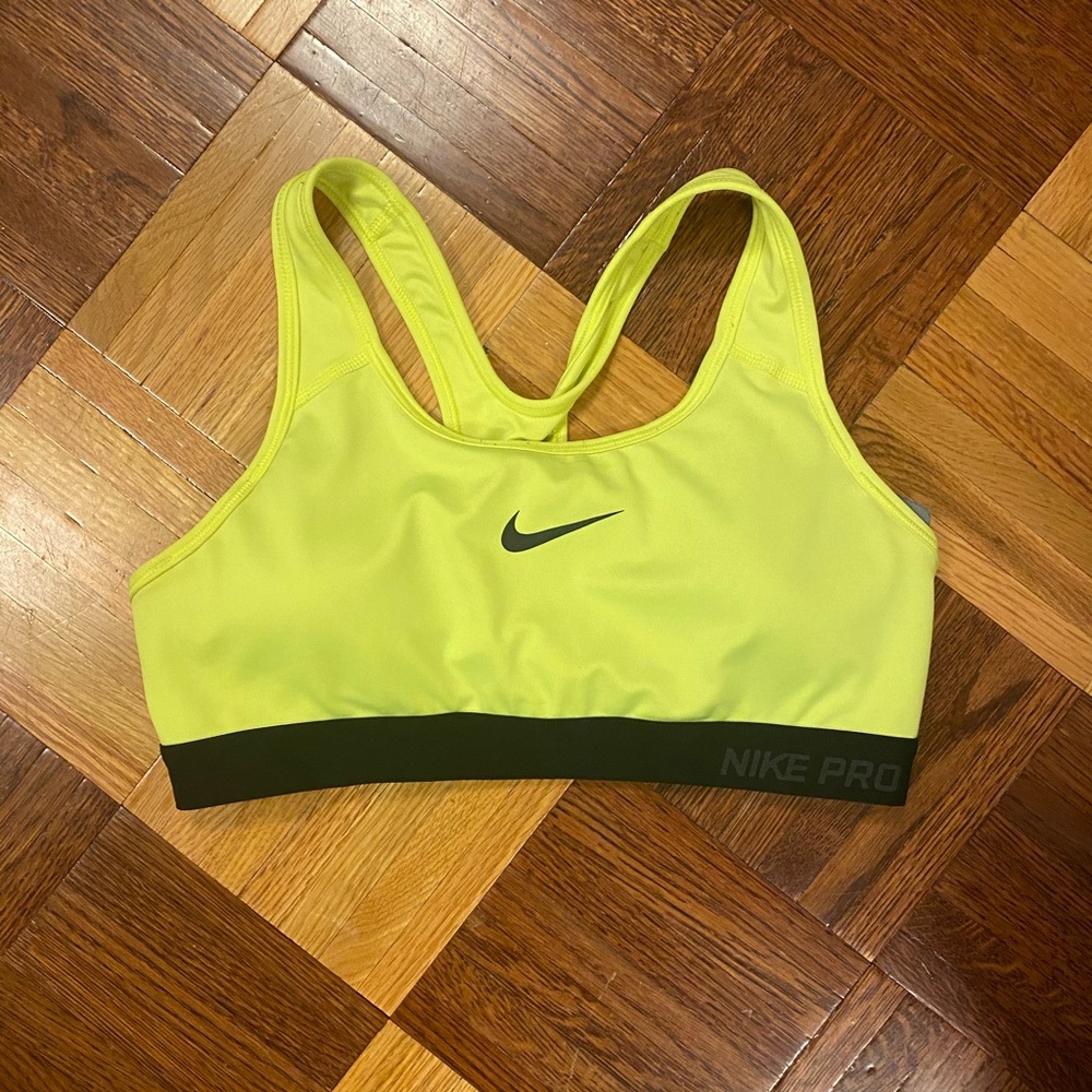 NWOT Nike Pro Sports Bra